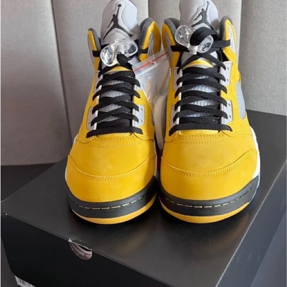 Jordan 5 Retro Tokyo T23 (2025) - Picture 5 of 7